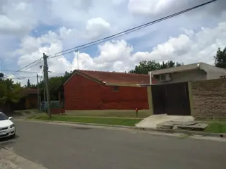 EXCELENTE PROPIEDAD DE TRES AMBIENTES BARRIO CERRADO ALTOS DE PACHECO SOBRE RUTA 9 foto 5