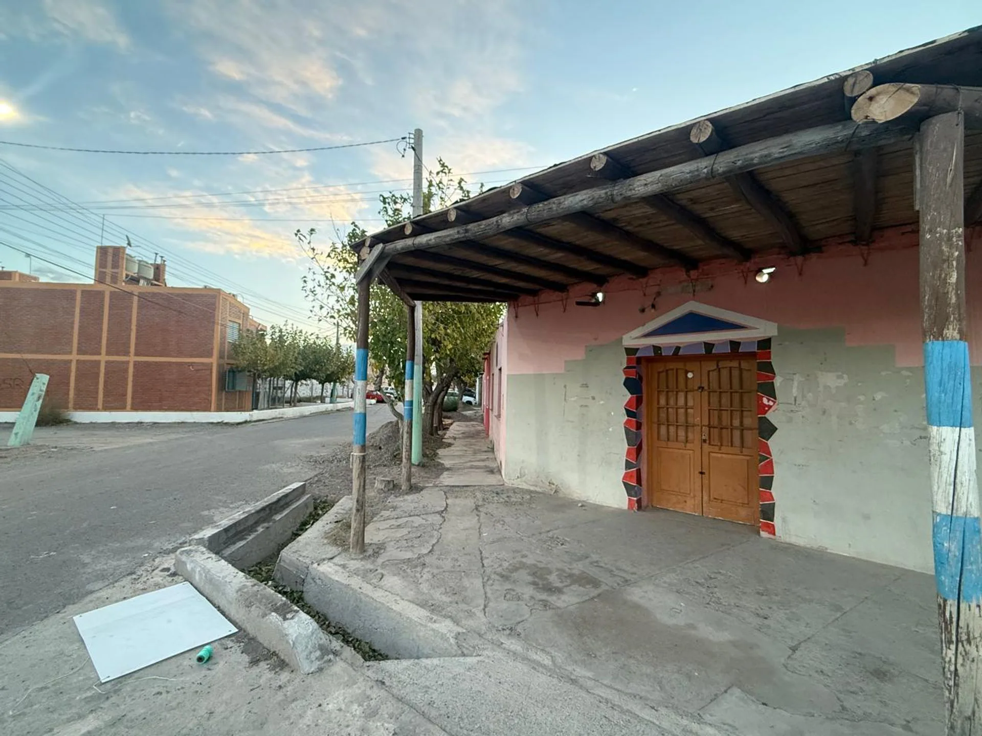 CASA ESQUINA + 2 DPTOS CERCA FACULTAD DE SOCIALES foto 4