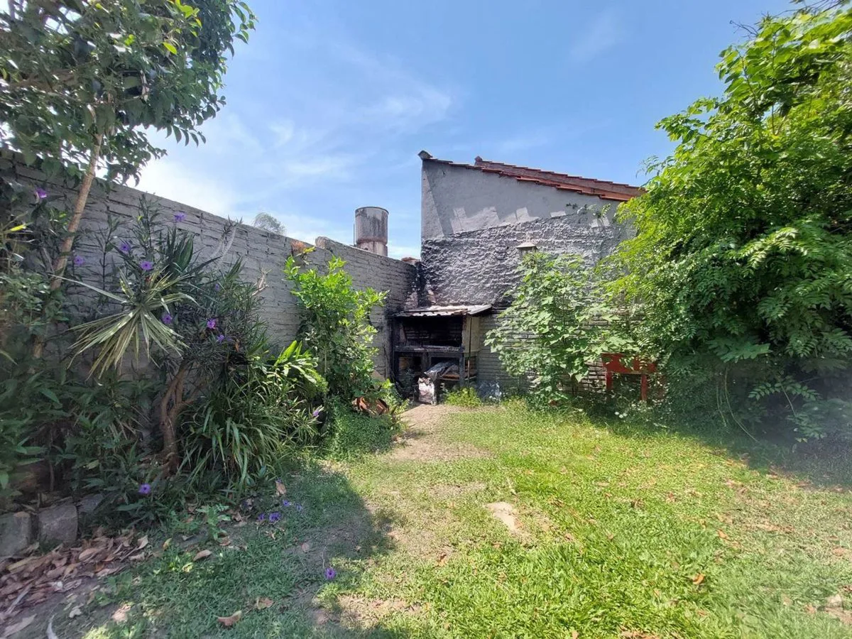 Venta casa 4 ambientes Martínez a refaccionar foto 4
