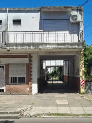 Departamento 2 ambientes en primer piso foto 2