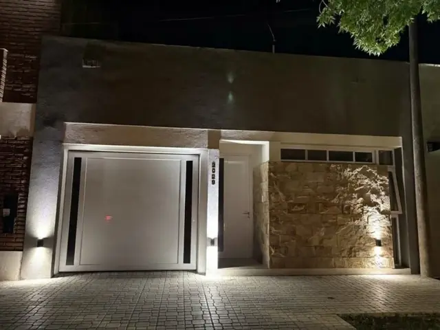 Venta de casa pleno centro a estrenar