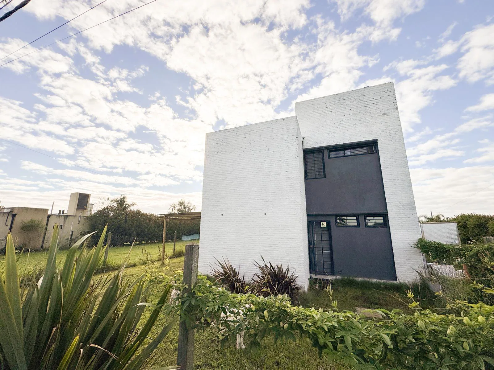 Rio Cuarto 2700 - Casa de tres dormitorios en venta en Roldan - Las Tardes foto 3