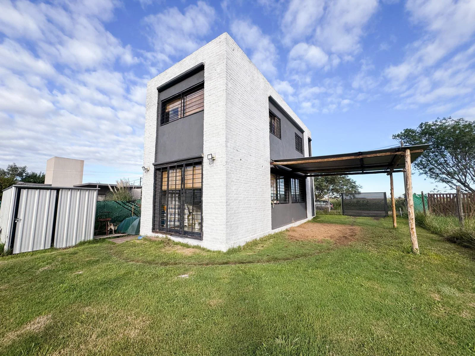 Rio Cuarto 2700 - Casa de tres dormitorios en venta en Roldan - Las Tardes foto 4