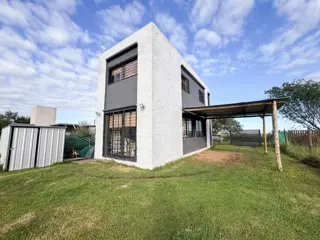 Rio Cuarto 2700 - Casa de tres dormitorios en venta en Roldan - Las Tardes foto 4