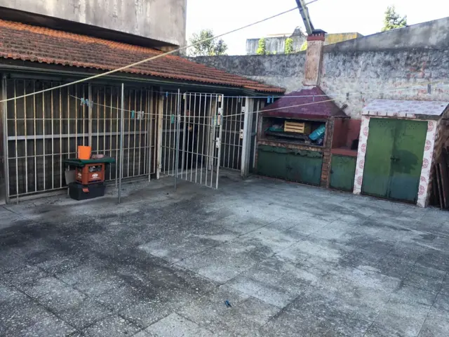 CASA DE 6 AMB. LOTE PROPIO. FRANCO AL 3400. V. DEVOTO