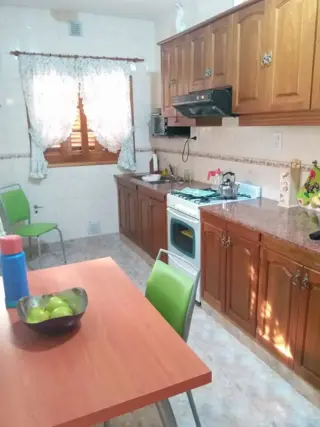 CASA 4 AMBIENTES IMPECABLE foto 4