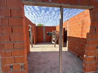 VENTA CASA 5 AMB 2 PLANTAS LOTE CENTRAL PISCINA foto 5