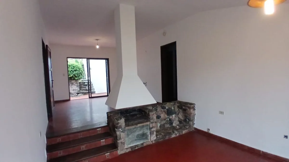 SE VENDE CASA DE 3 DORMITORIOS B PARQUE CHACABUCO foto 3