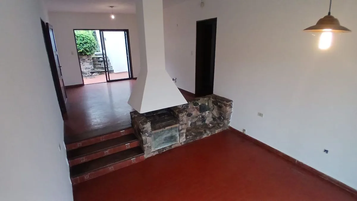 SE VENDE CASA DE 3 DORMITORIOS B PARQUE CHACABUCO foto 4