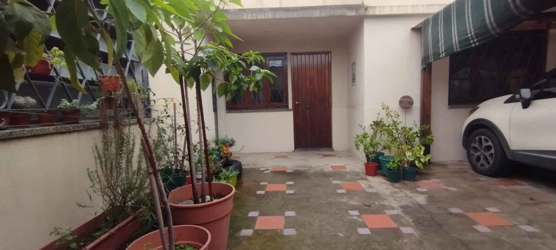 VENTA DE CASA DE 6 AMBIENTES MUTIFAMILIAR foto 4