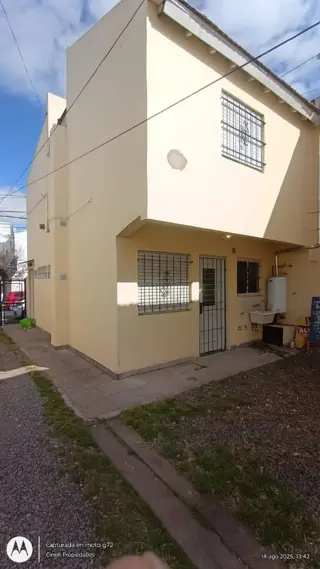 Dúplex a 2 cuadras de la estación y transporte - ¡Imperdible foto 1