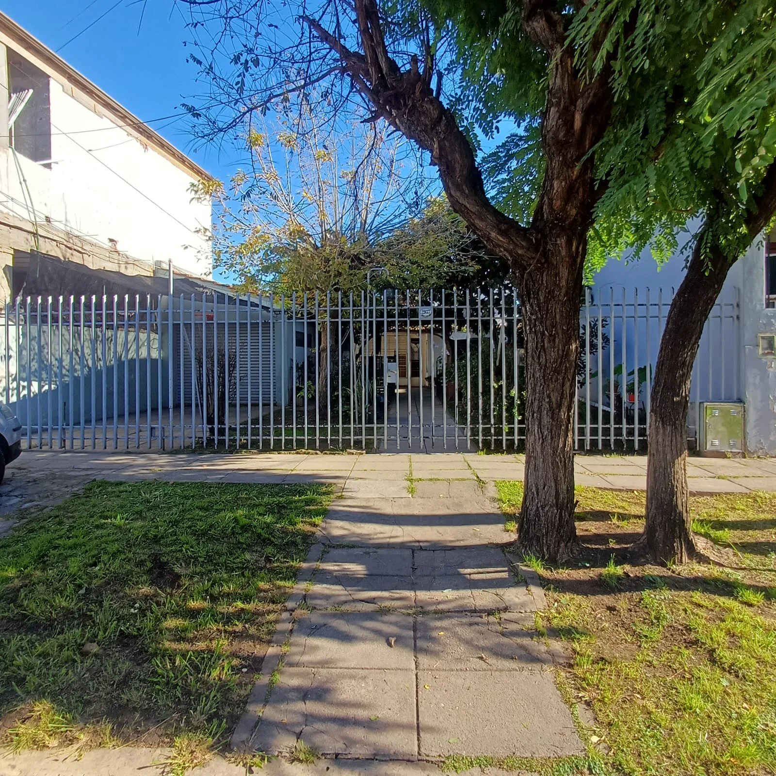 Casa de 3 ambientes en Moron foto 2