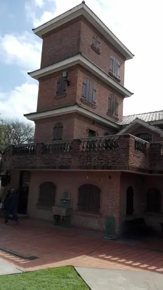 Alquiler de importante casa en Tigre foto 3