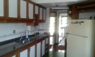 Triplex de 5 ambientes en Wilde foto 3