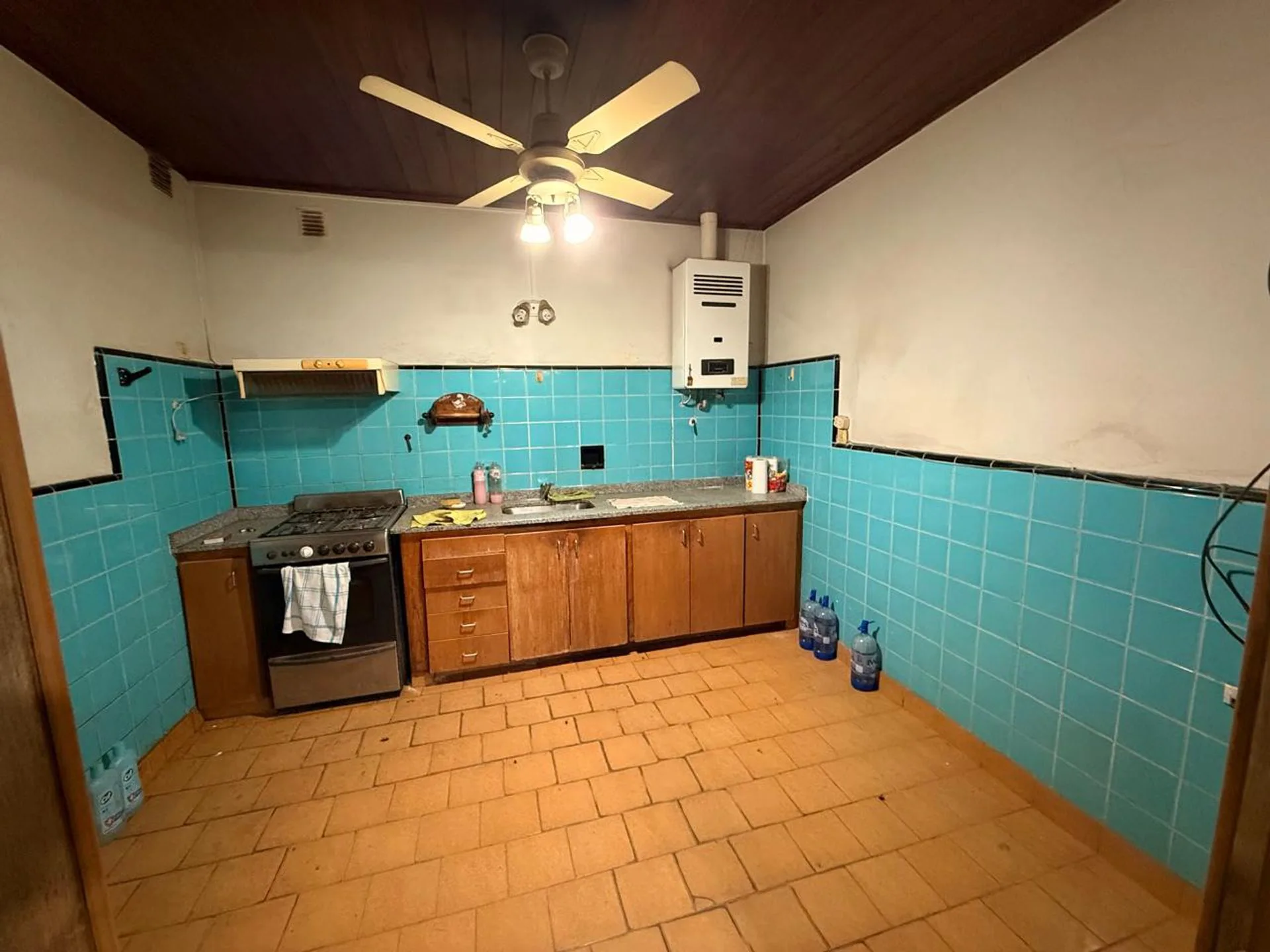 VENTA CASA 6 AMBIENTES A REFACCIONAR- SAAVEDRA foto 3