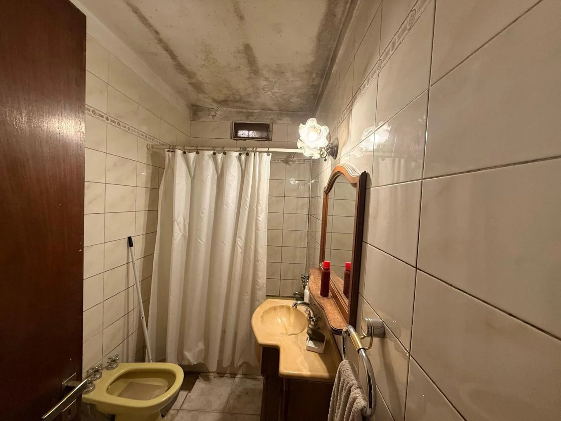 VENTA CASA 6 AMBIENTES A REFACCIONAR- SAAVEDRA foto 5