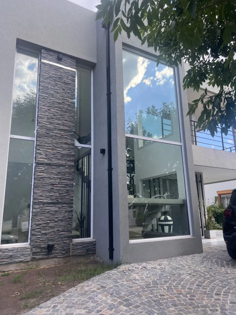 CASA EN VENTA 6 AMBIENTES STA GUADALUPE PILAR DEL foto 2
