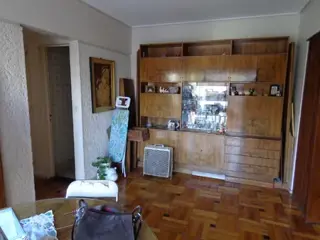 Semipiso de 3 amb con cochera cubierta, apto profesional. foto 3