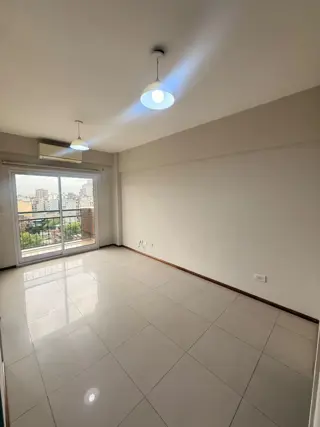 VENDE 2 AMBIENTES CON BALCON AL FRENTE EN PISO 10 - PATERNAL foto 3