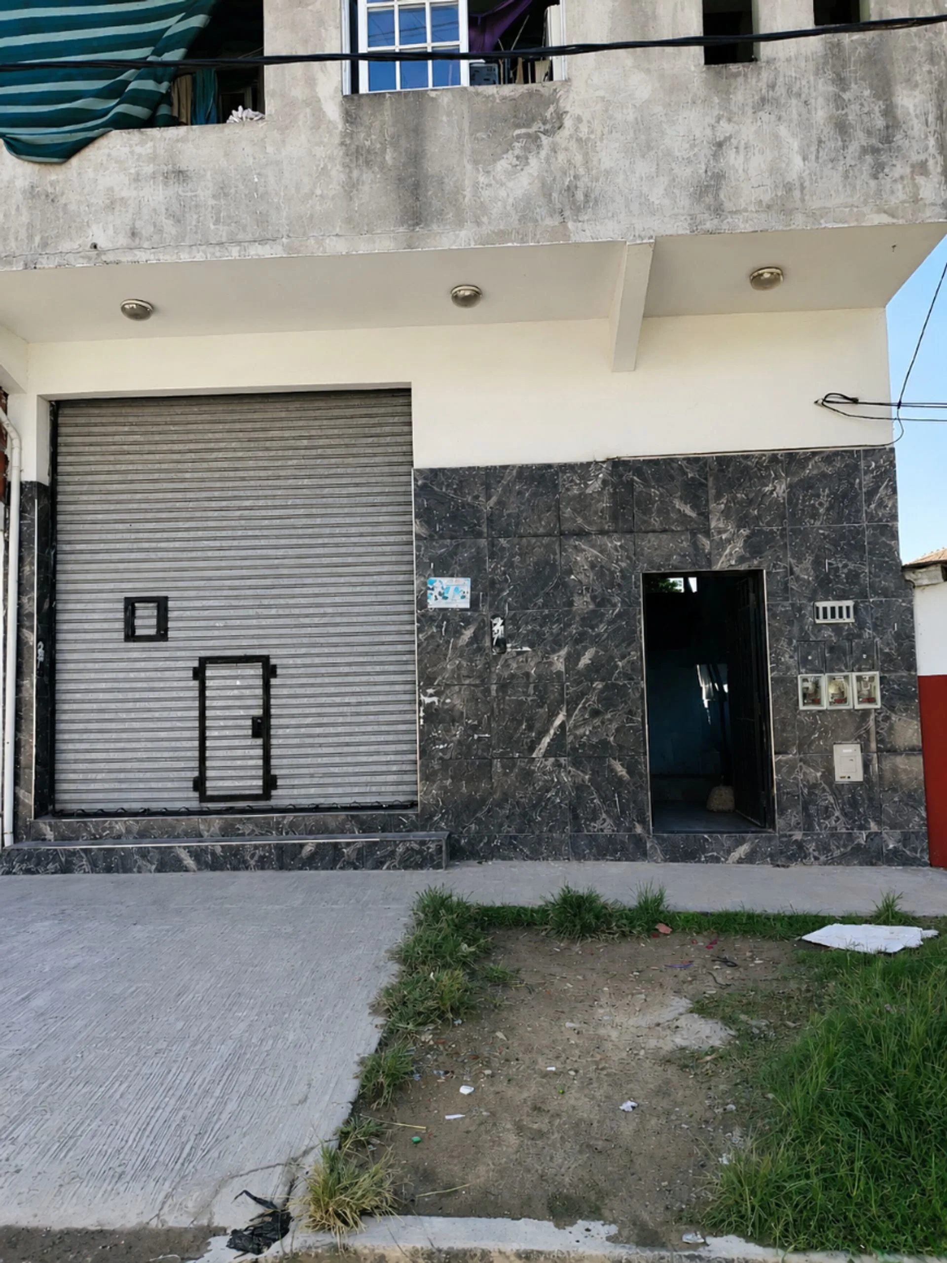PROPIEDAD MULTIFUNCIONAL CON LOCAL AL FRENTE foto 3