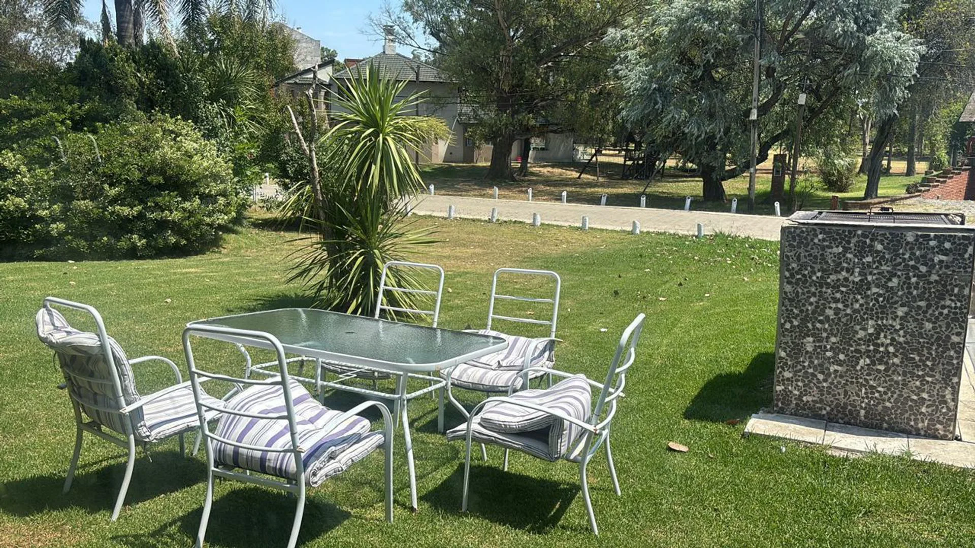 VENTA CASA 6 AMB EN COUNTRY MI REFUGIO LOTE 1400m2 foto 2