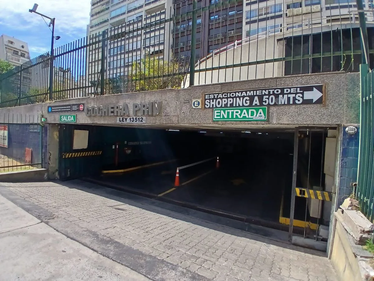 VENTA Cochera fija y cubierta - Alto Palermo foto 4