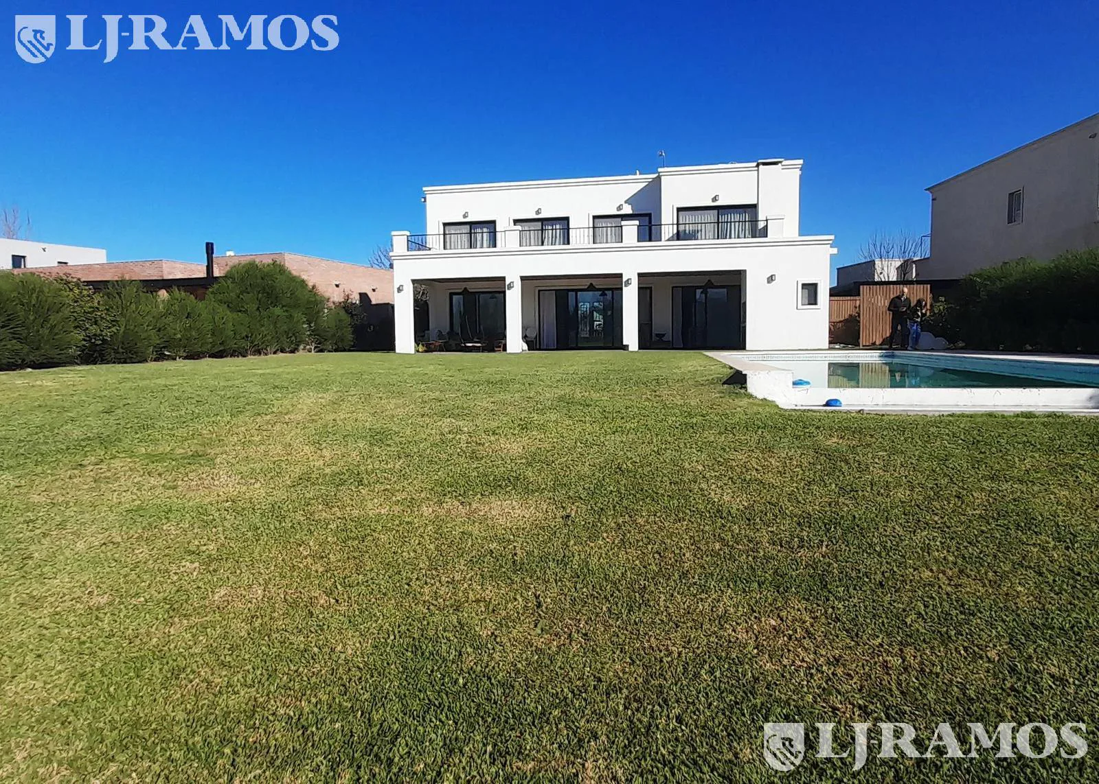 3 Dormitorios, Escritorio, Playroom y Area Servicio. Amoblada. foto 2