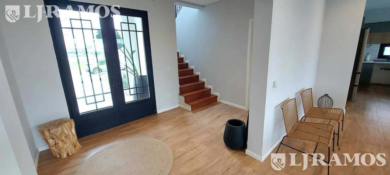 3 Dormitorios, Escritorio, Playroom y Area Servicio. Amoblada. foto 5