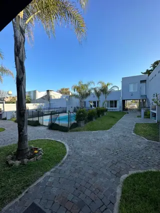 Complejo de 5 unidades - Pueblo Liebig foto 5