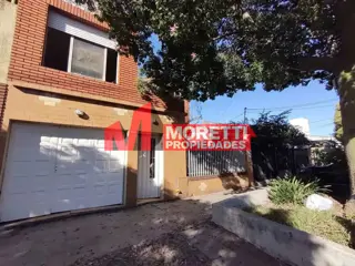 VENTA EN BLOCK - Casa 3 Amb + Dpto. 3 Amb - Naón Al 4300 - Billinghurst foto 1