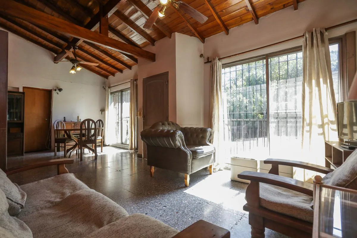 VENTA - Casa 5 Amb Cochera y Jardin - LA HORQUETA foto 5