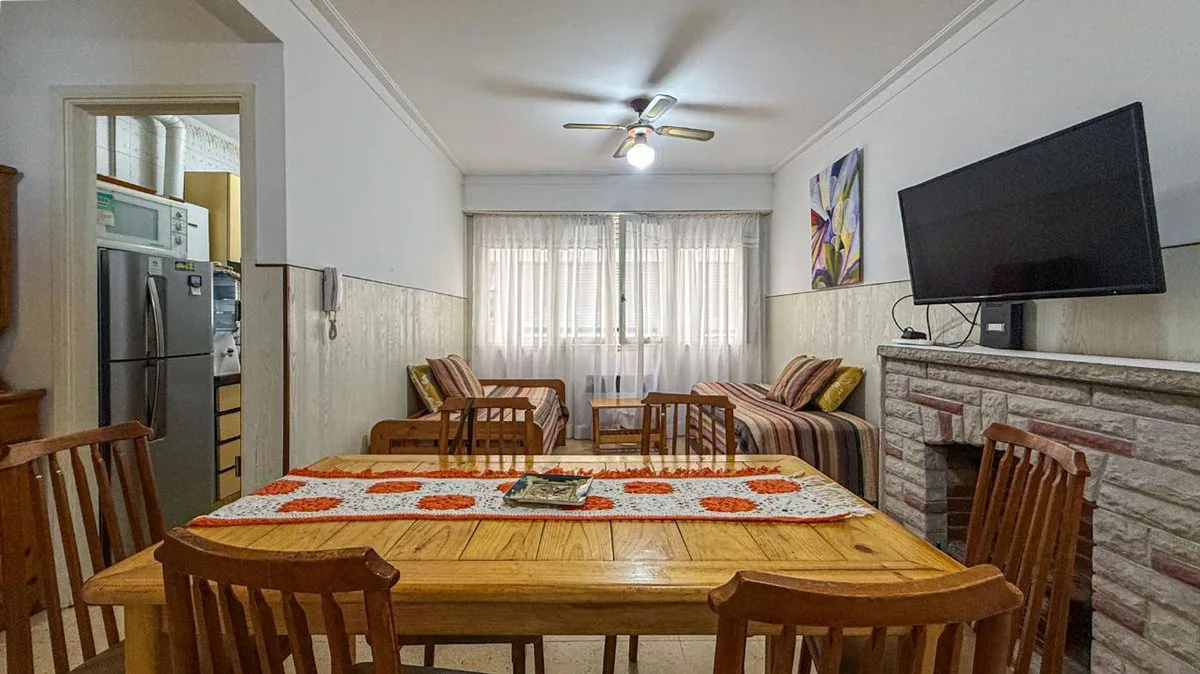 VENTA DEPARTAMENTO 2 AMBIENTES A METROS DEL MAR foto 3