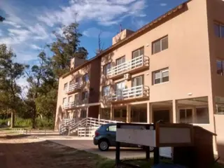 Departamento a estrenar 2 dormitorios. 2 baños. Pinamar. Con cochera. Departamento en Venta. foto 2