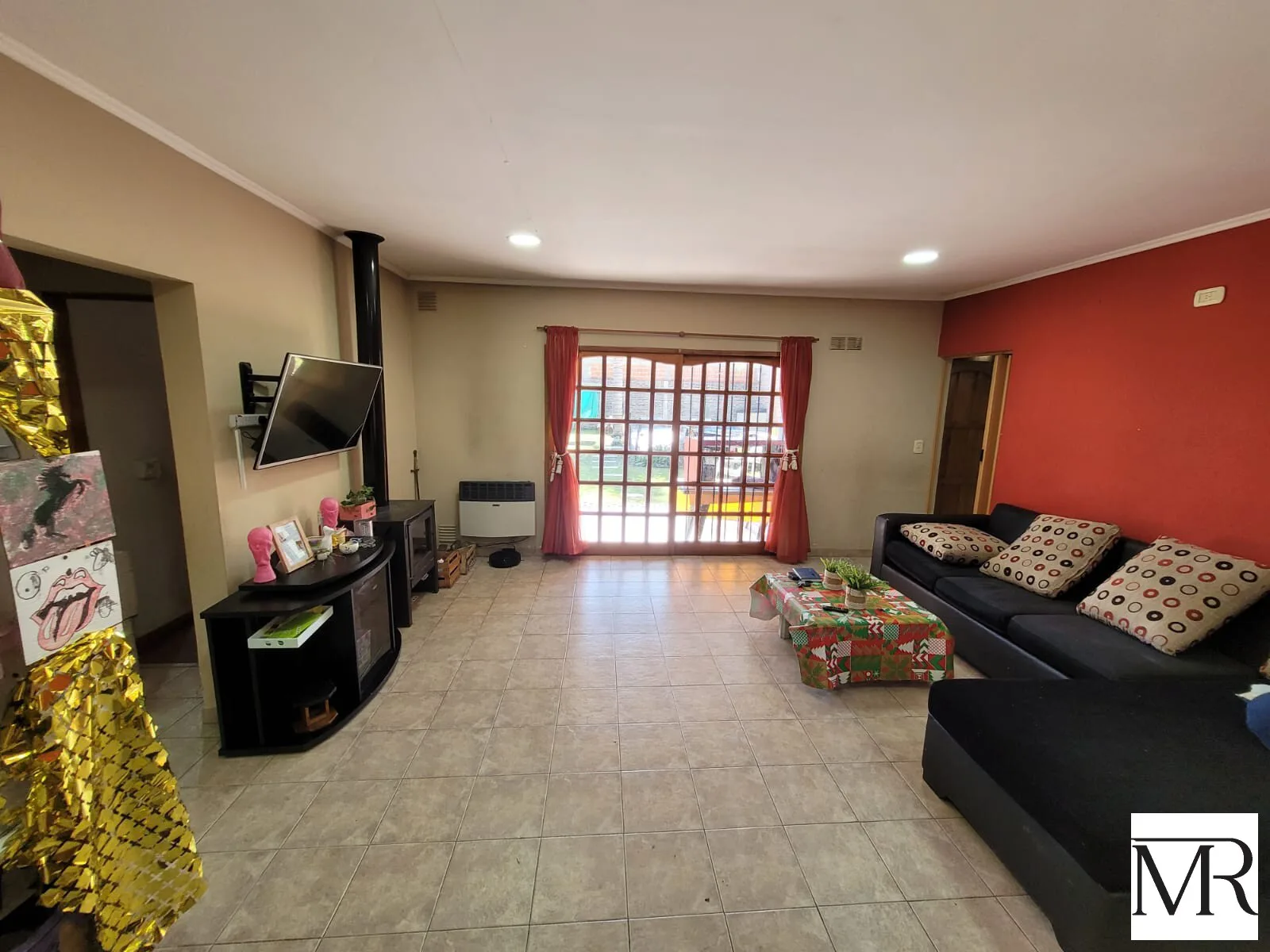 Hermoso Chalet 4 ambientes con Cochera, Parque y Piscina foto 5