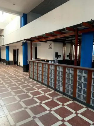 EXCELENTE LOCAL EN ALQUILER-LOMAS DE ZAMORA foto 5