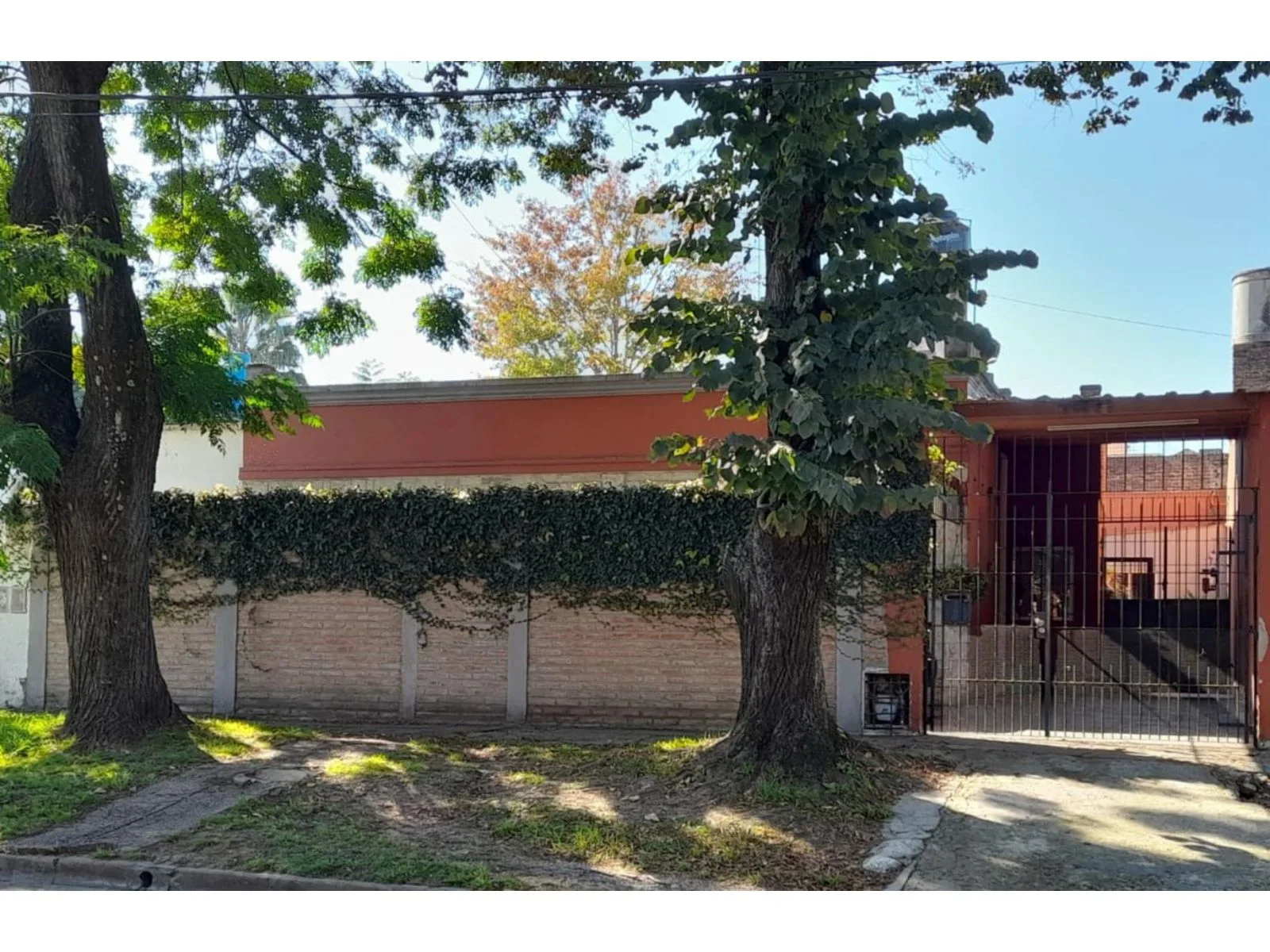 Hermosa Casa en venta en el centro de Florencio Varela foto 4