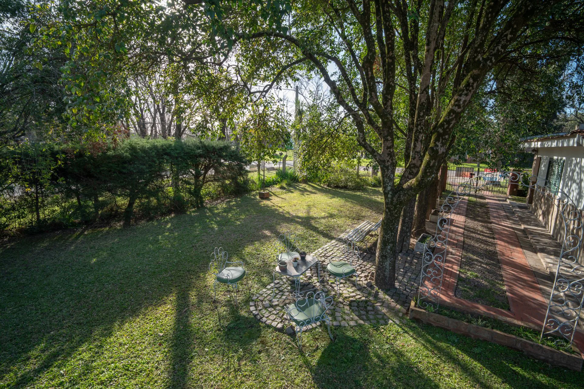 VENTA CASA 2 DORMITORIOS FUNES CON PILETA foto 3