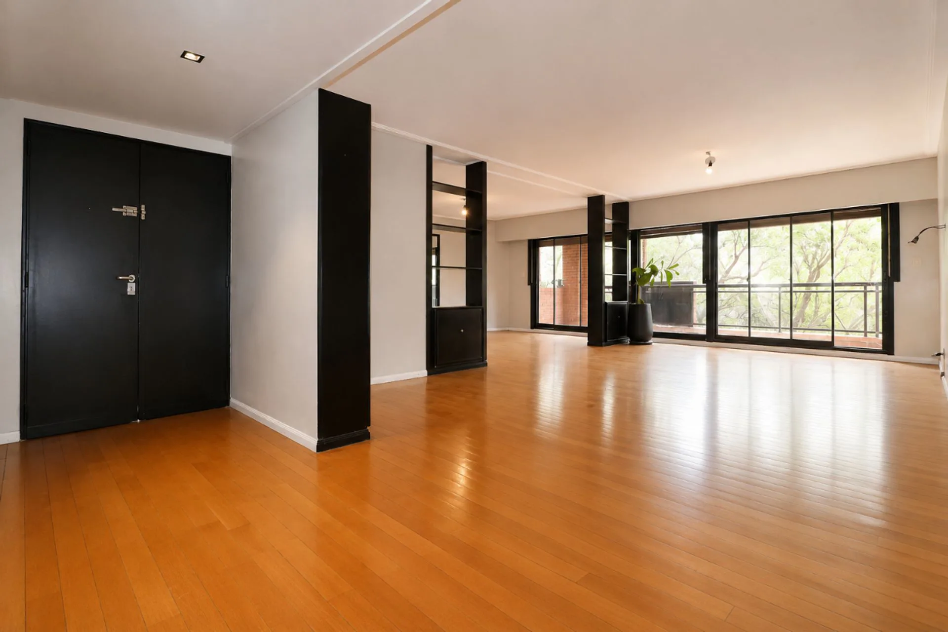 Depto en Venta 4 ambientes Balcón Cocheras Palermo foto 2