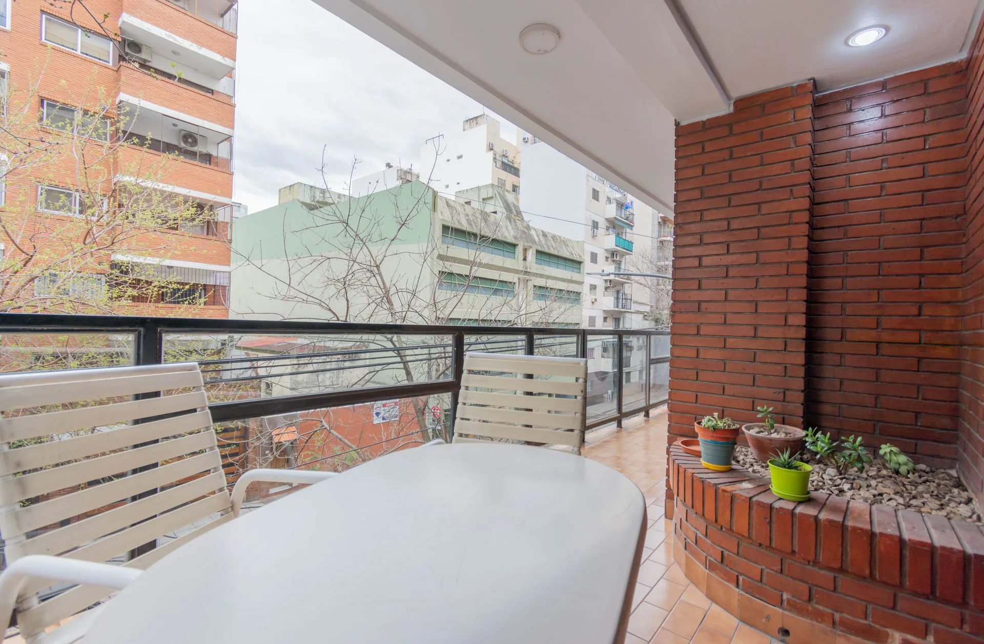VENTA PISO 6 AMB. CABALLITO SUR COCHERA BALCÓN foto 2
