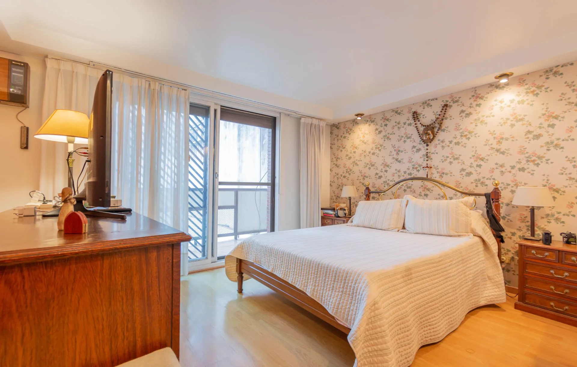 VENTA PISO 6 AMB. CABALLITO SUR COCHERA BALCÓN foto 5