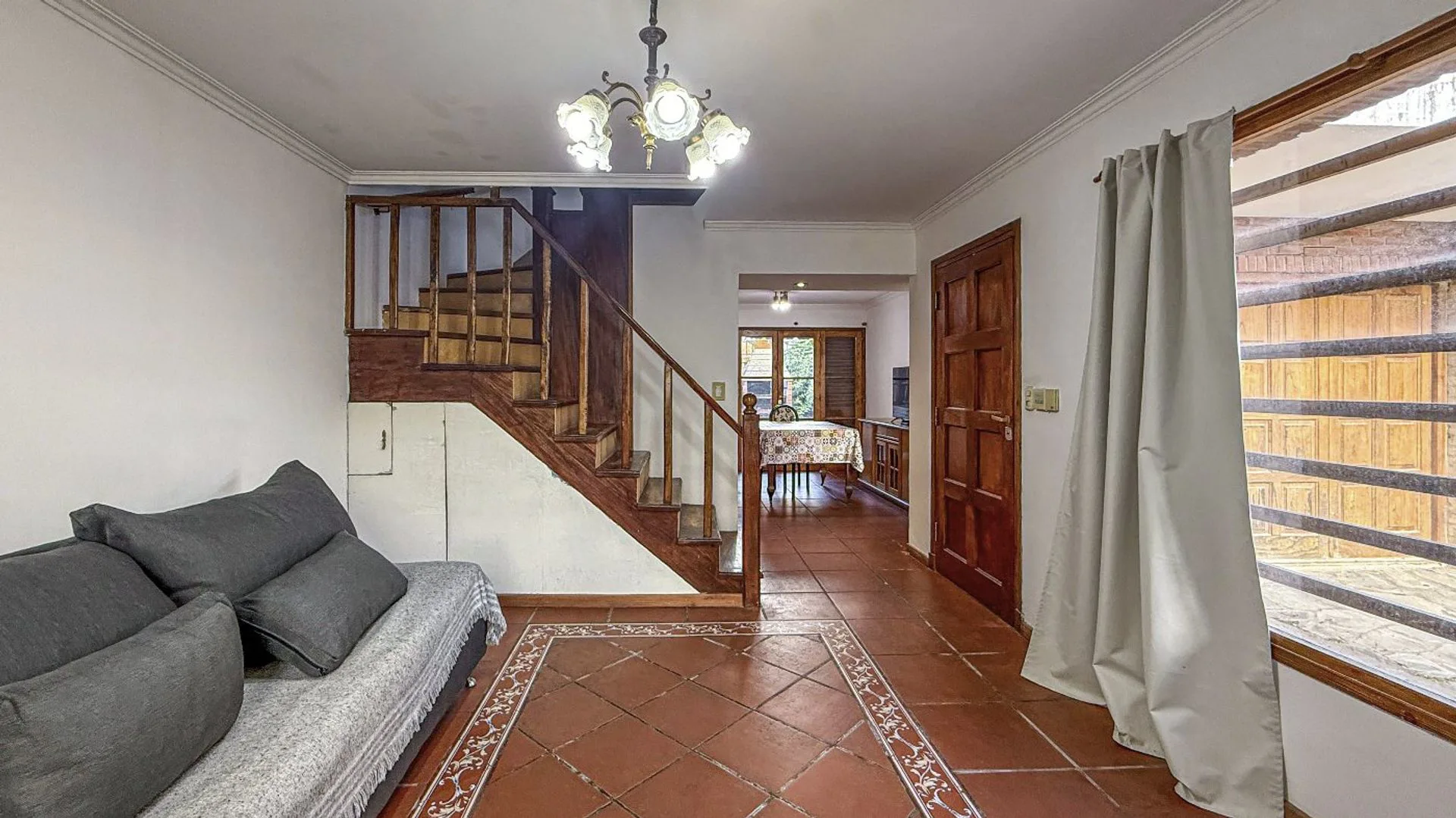 VENTA DUPLEX 3 AMB GARAGE Y PATIO BARRIO PINARES foto 3