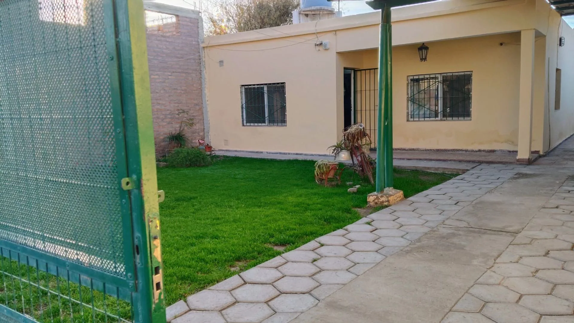 CASA MAS DEPARTAMENTO Y SALON COMERCIAL A TERMINAR foto 5