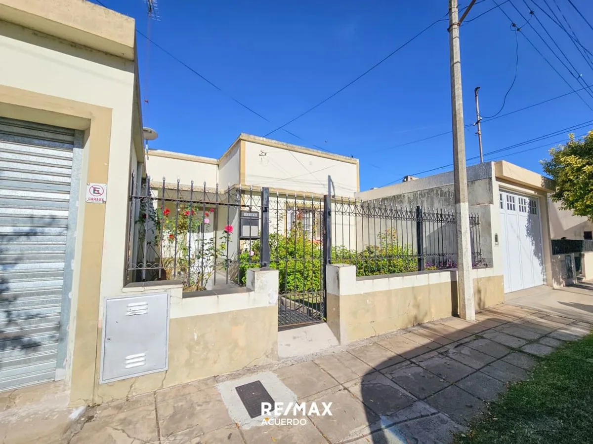 Venta casa 2 dormito San Nicolas de los Arroyos foto 2