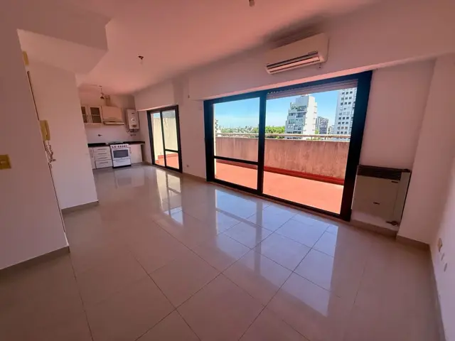 Monoambiente Divisible de 78M2 totales con balcon + terraza propia