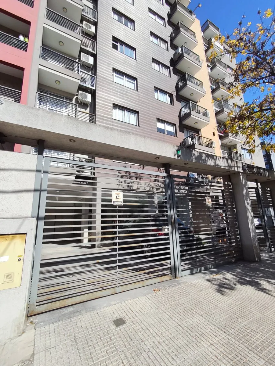 Venta de departamento en Moron foto 2