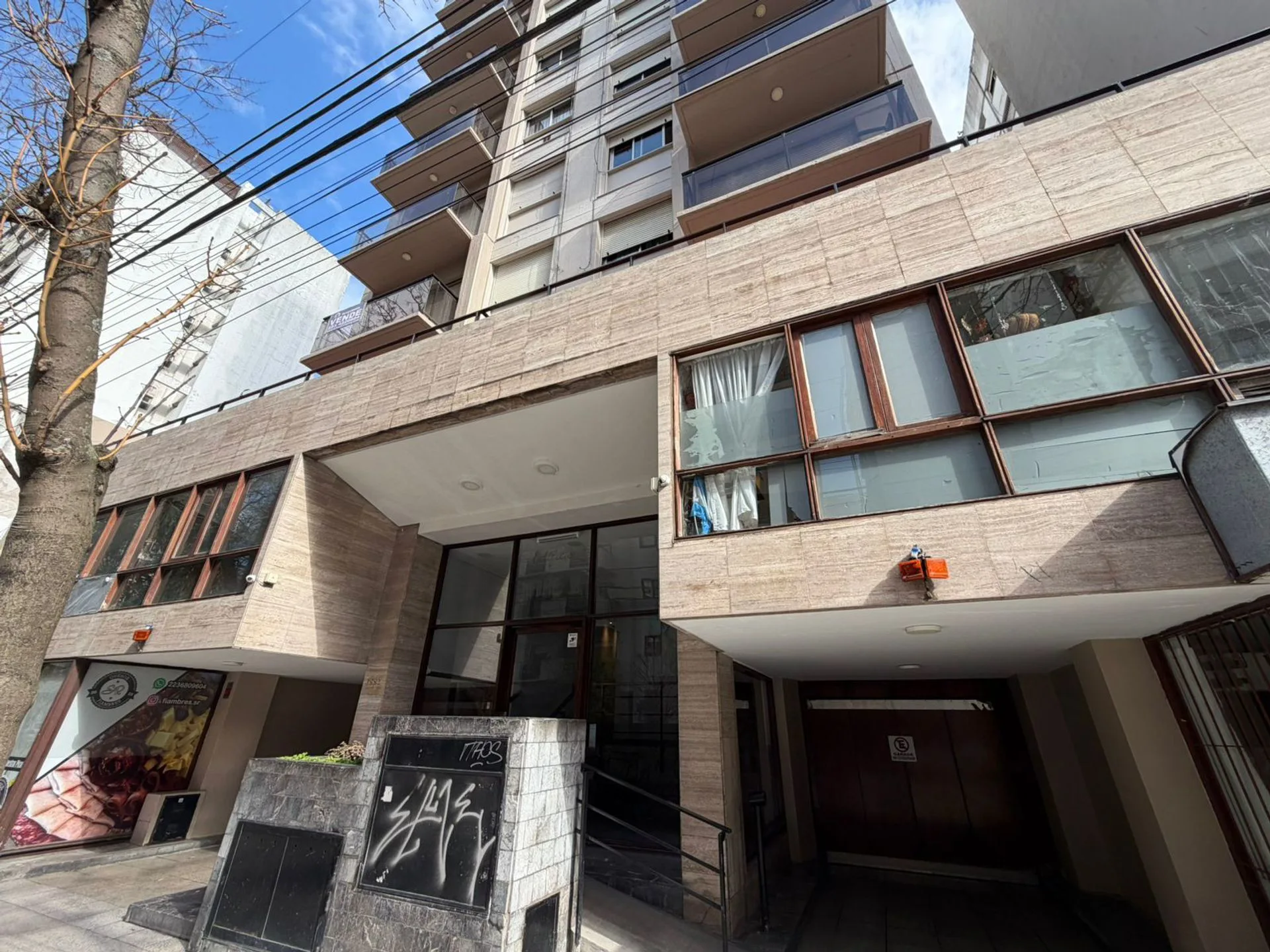 VENTA DEPTO 2 AMB,PLAZA MITRE CON COCHERA foto 3