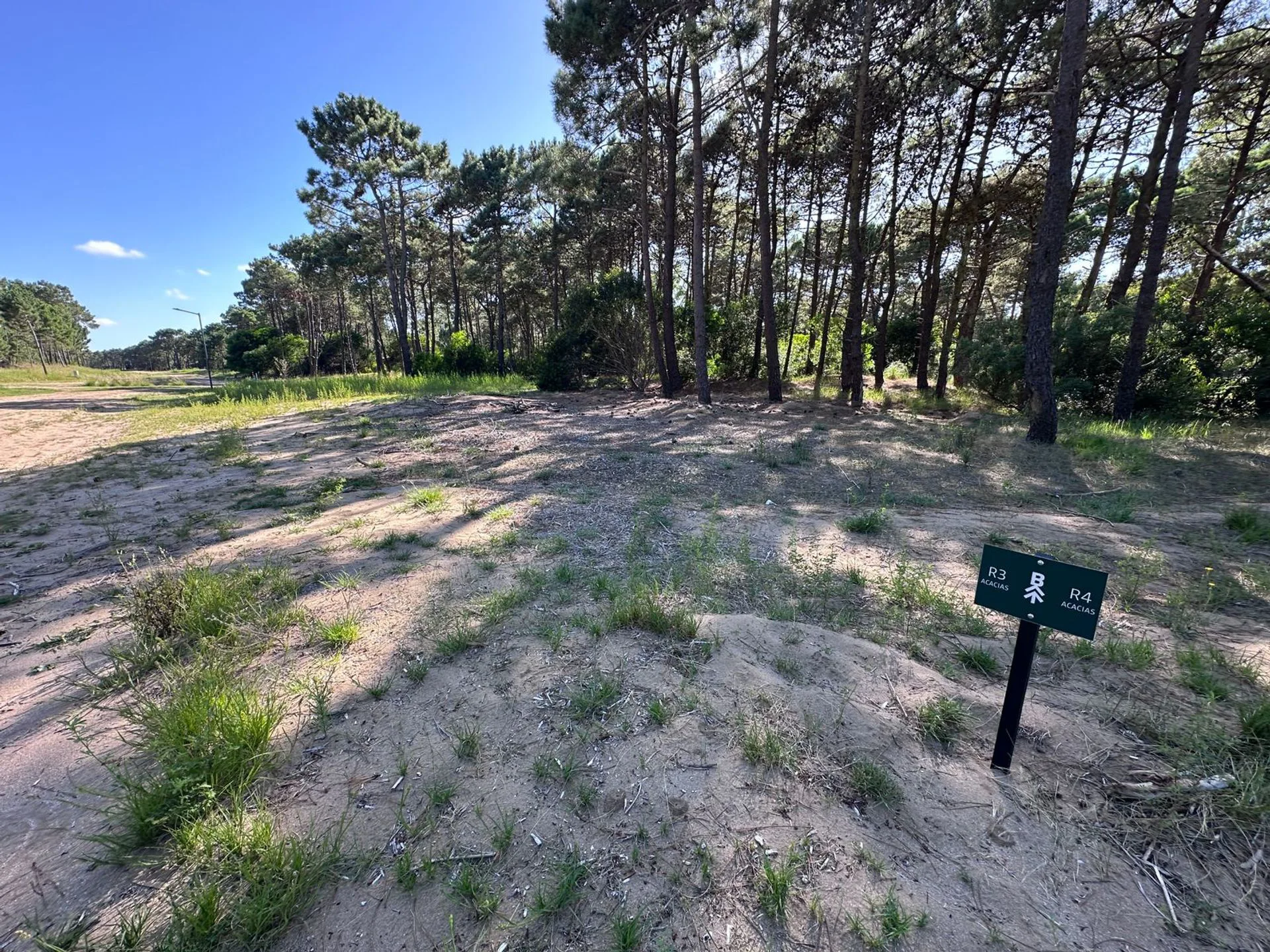 LOTE VENTA BARRIO BOSQUES PINAMAR foto 2