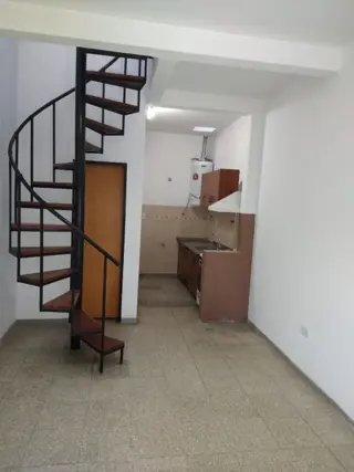 Excelente duplex 2 amb con patio y parrilla foto 2