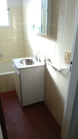 DEPARTAMENTO EN EXCELENTE ESTADO DE DOS AMBIENTES EN QUILMES foto 2