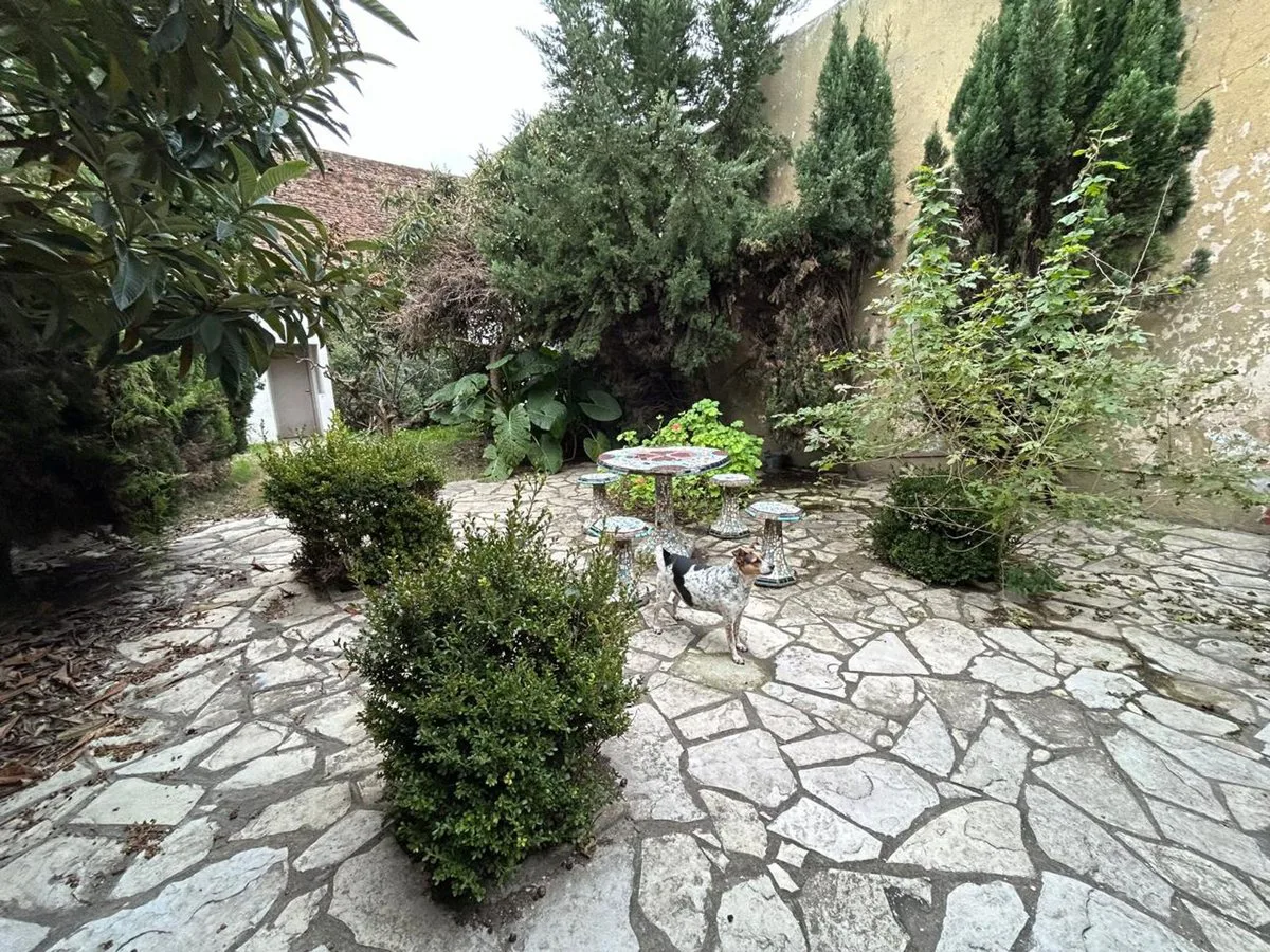 CASA DE 262 M2 EN VENTA EN LANUS A REFACCIONAR foto 2